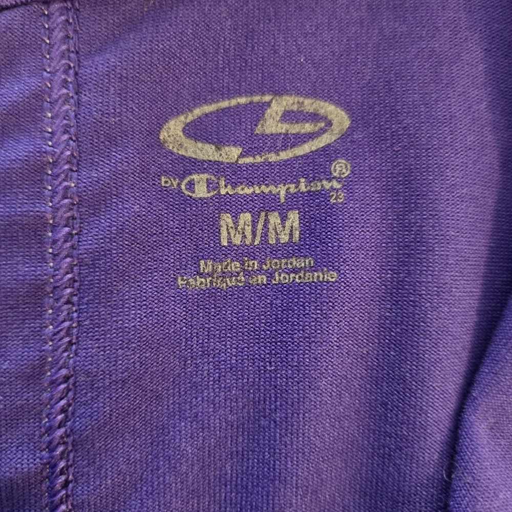 Champion Pullover - Medium - Purple - Like New‎ - Picture 4 of 7